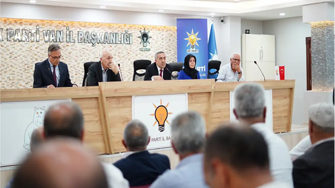 Başkan Arvas, partililerle istişarede bulundu