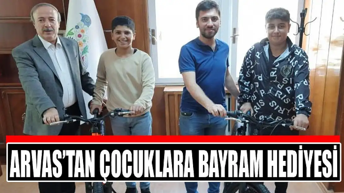 Başkan Arvas'tan çocuklara bayram hediyesi