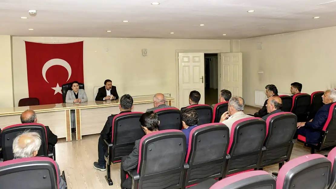 Başkan Eraslan mahalle muhtarlarıyla bir araya geldi