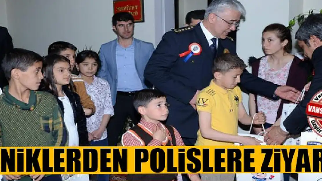 Öğrencilerden polislere ziyaret