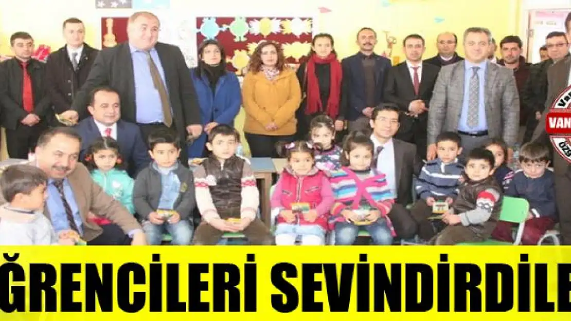 Öğrencileri sevindirdiler