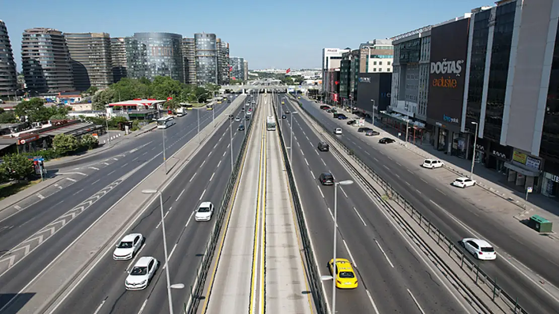 Bayramın ilk gününde yollar boş kaldı