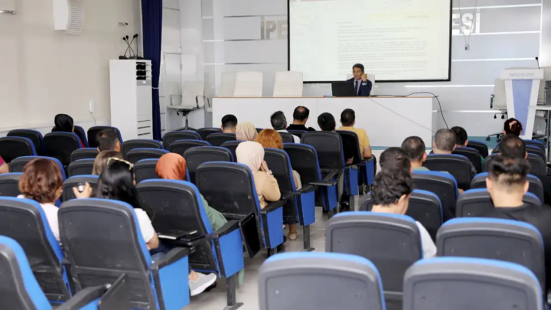 Belediye personeline eğitim semineri