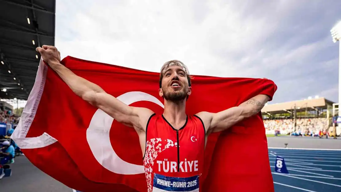 Berke Akçam'dan altın madalya