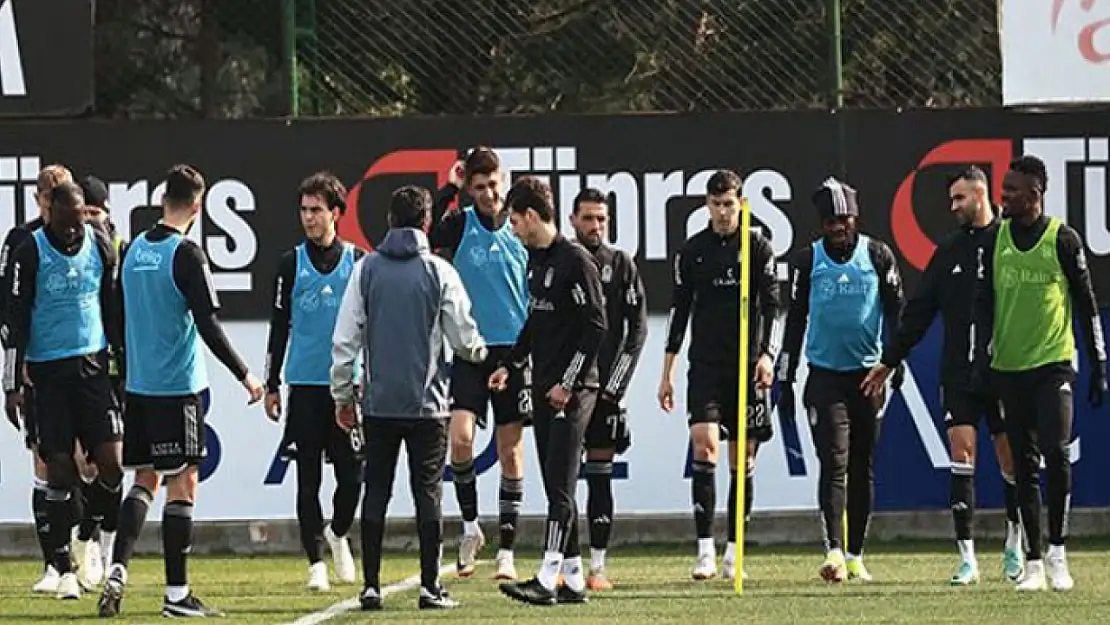 Beşiktaş'ta kart alarmı