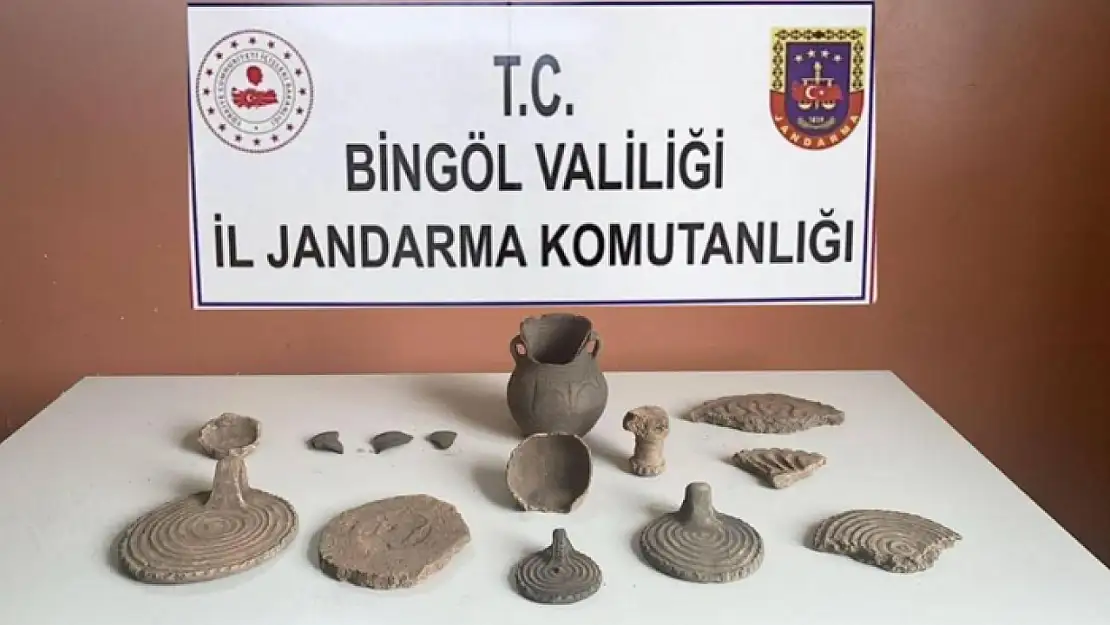 Bingöl'de tarihi eser niteliğinde çömlek parçaları ele geçirildi