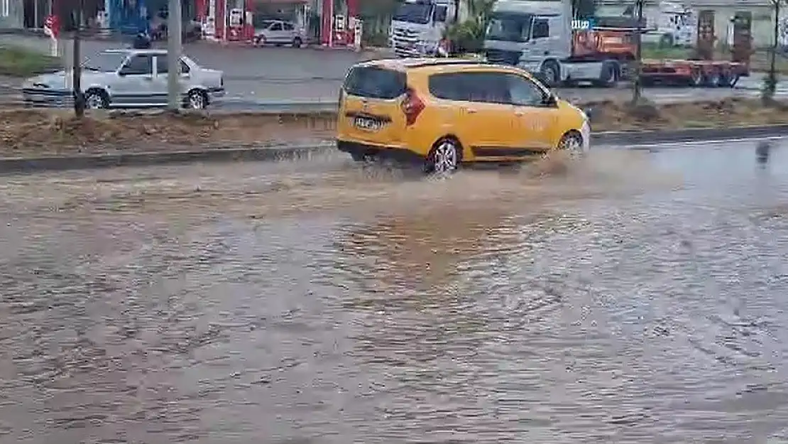 Bingöl'de sağanak yağış etkili oldu