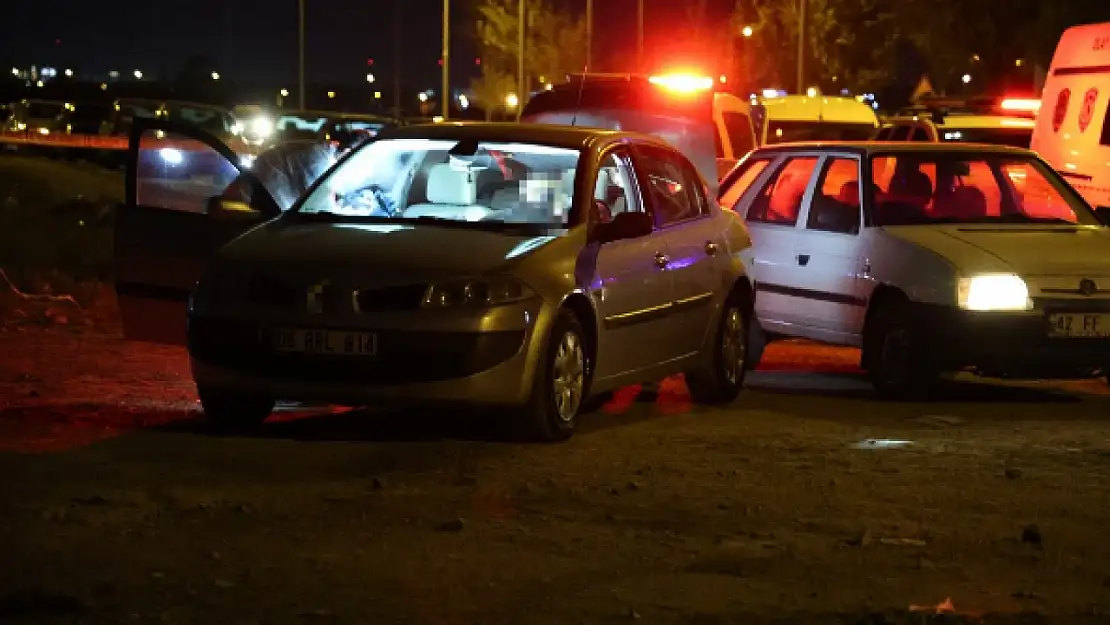 Bir kişi, yol kenarında araç içerisinde göğsünden vurulmuş halde bulundu