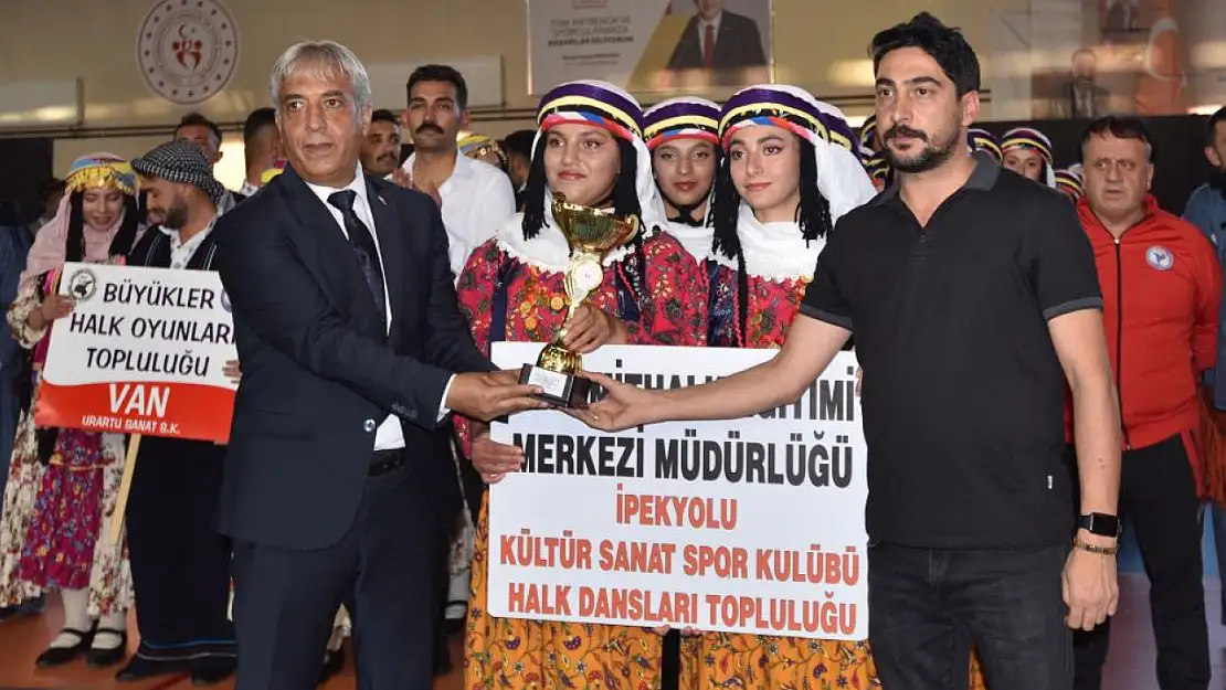 Bitlis'de Van Rüzgarı Esti