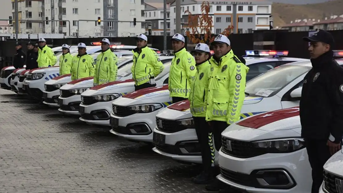 Bitlis Emniyeti'ne 12 araç desteği