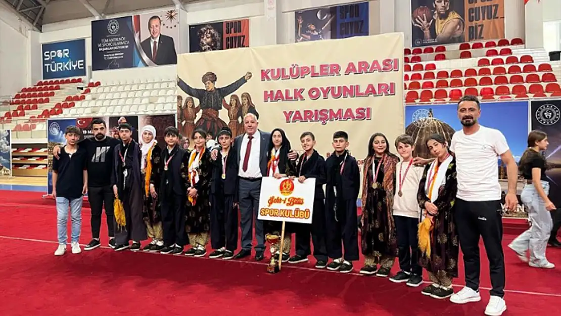 Bitlisli miniklerden halkoyunları yarışmasında büyük başarı