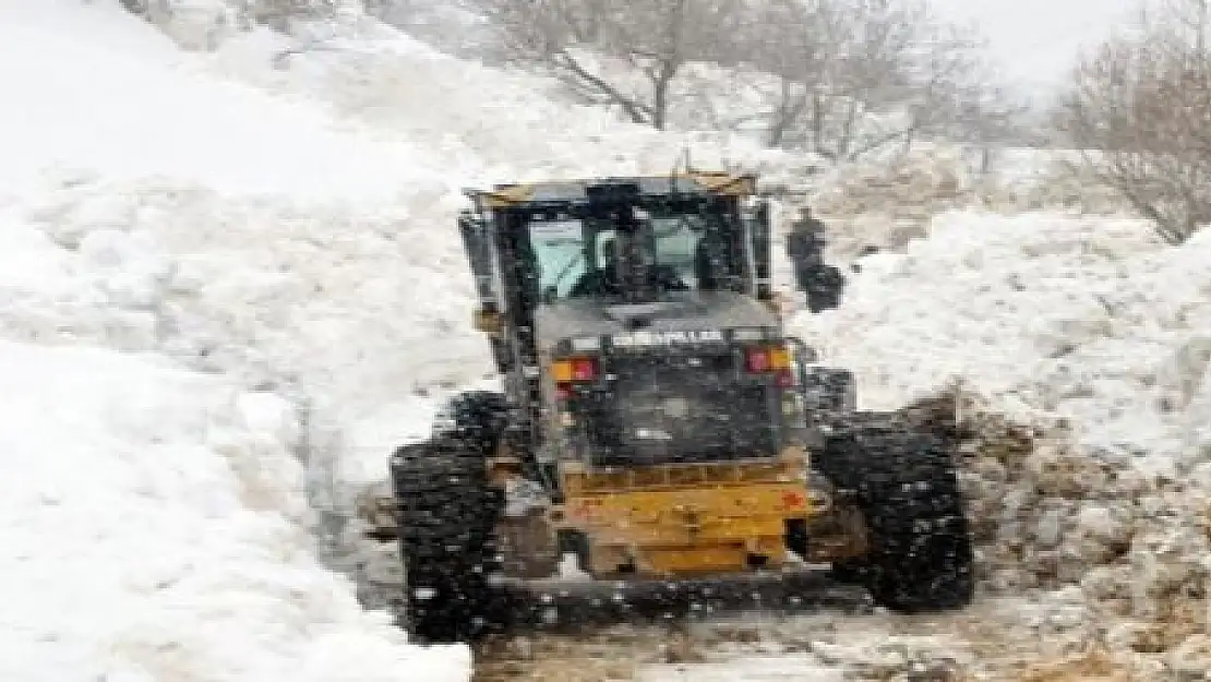 215  KÖY YOL KARDAN KAPALI