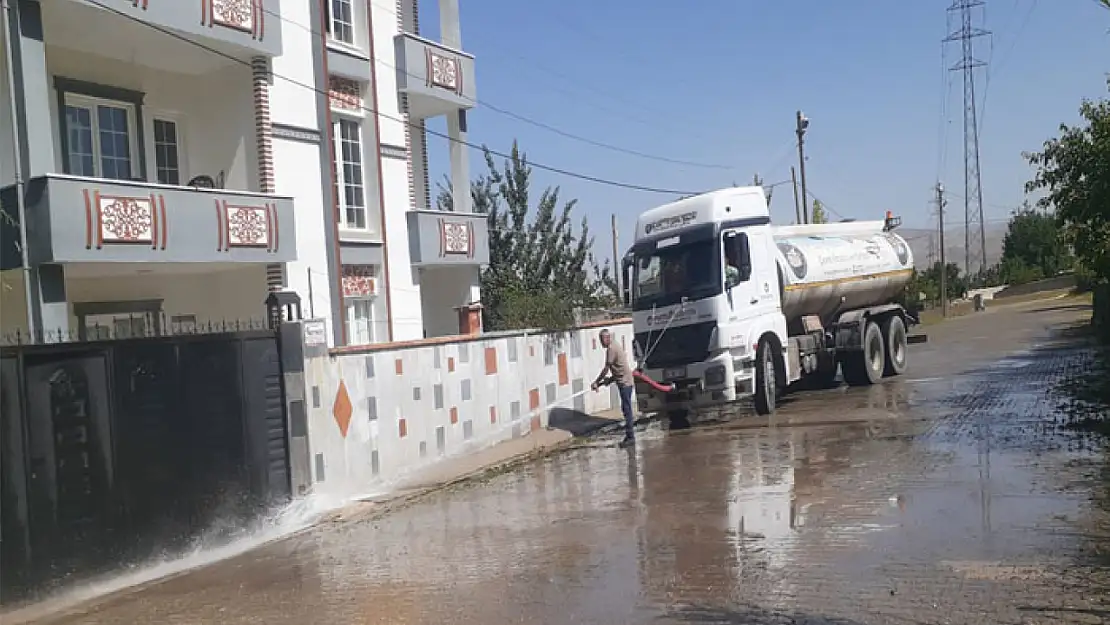 Bostaniçi Mahallesi'nde temizlik çalışması