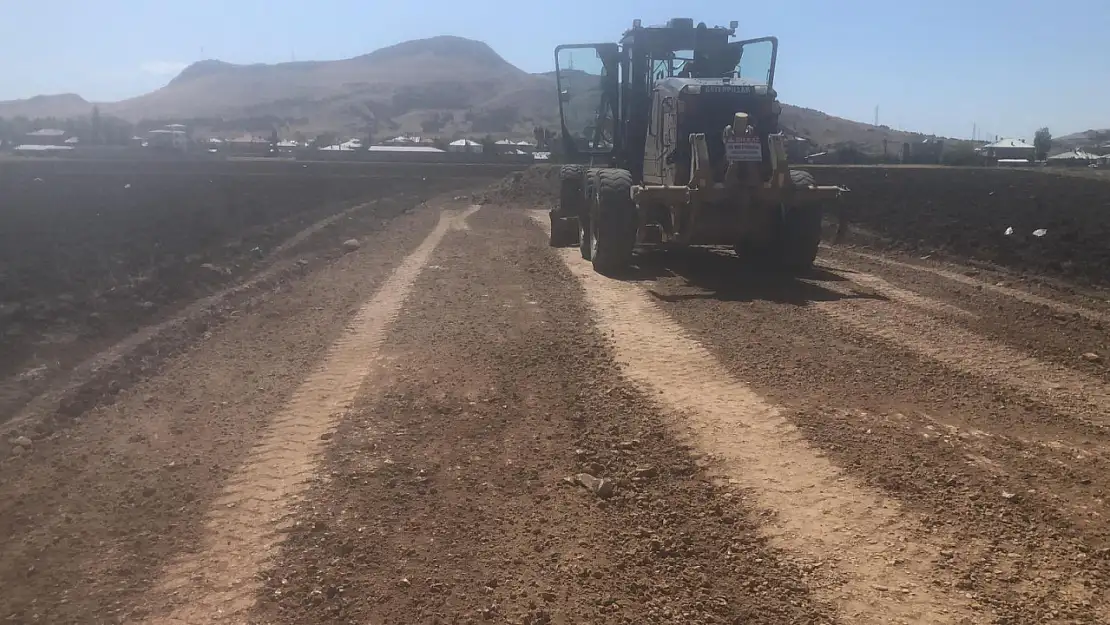 Bostaniçi ve Ilıkaynak Mahallelerinde yol açma çalışması