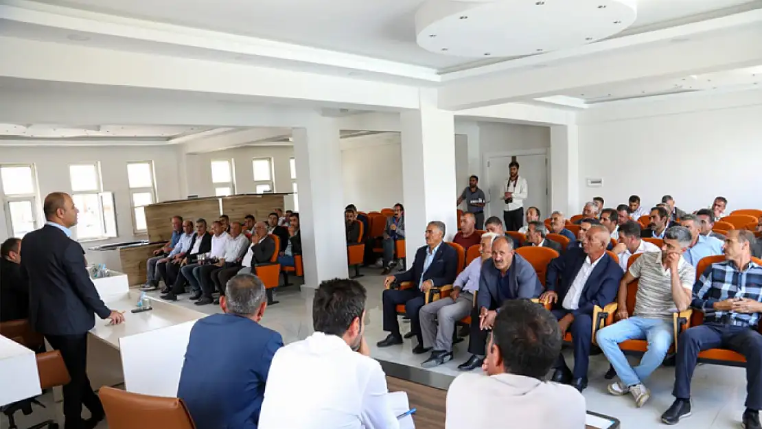 Büyükşehir Belediyesi 4 ilçede muhtarlarla buluştu 