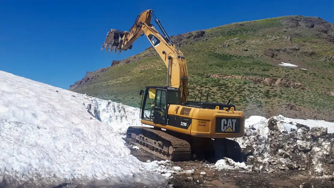 Büyükşehir'den yayla yolunda çalışma