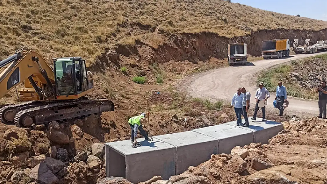 Büyükşehir'den yol ve altyapı çalışmaları