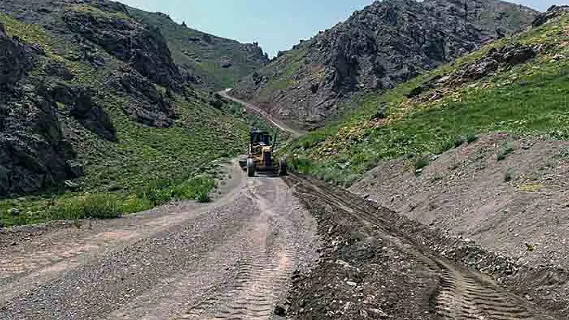 Büyükşehir'in alt yapı ve yol çalışmaları sürüyor