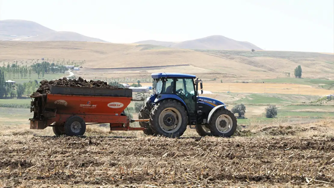 Büyükşehir'in makine desteği çiftçiyi umutlandırıyor