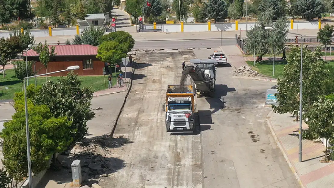 Büyükşehir, Suvaroğlu Caddesi'nde çalışmalara başladı