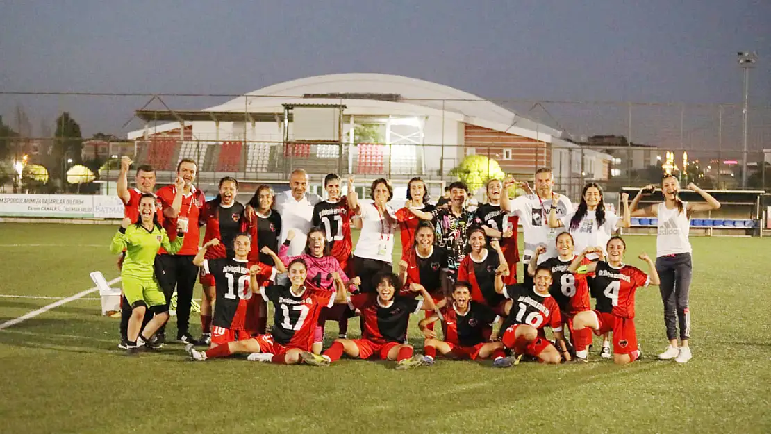 Van Büyükşehir Belediyespor U17 takımı çeyrek finalde 