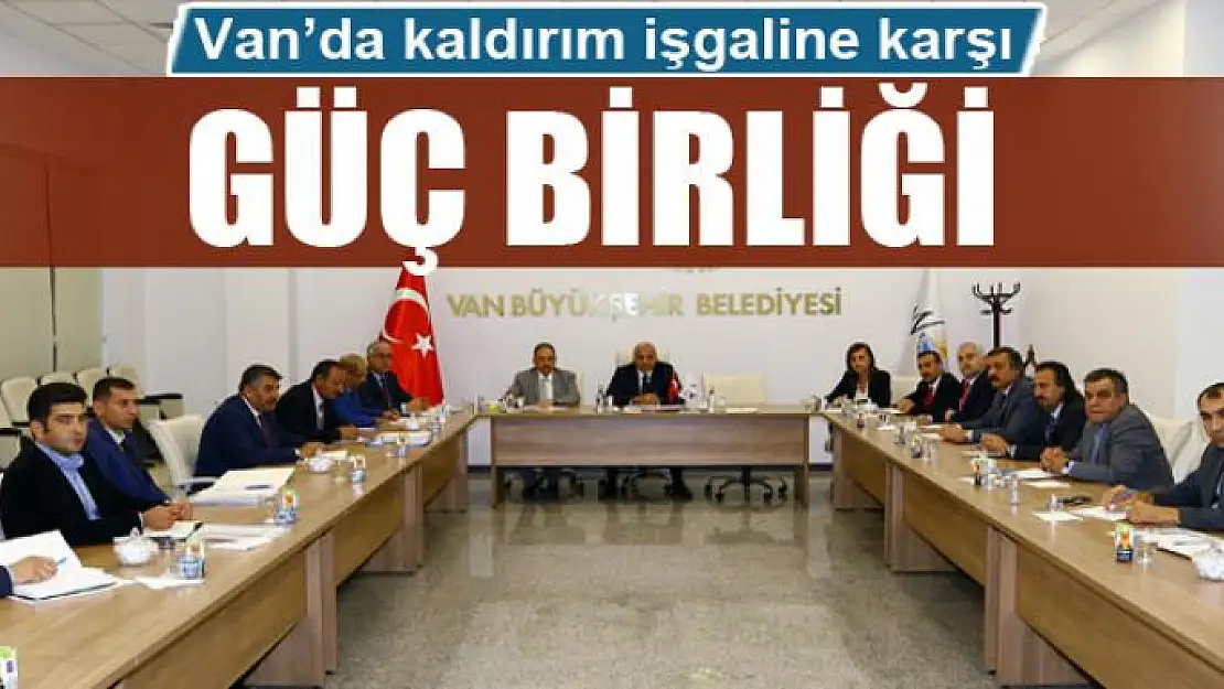 Van'da kaldırım işgaline karşı güç birliği 