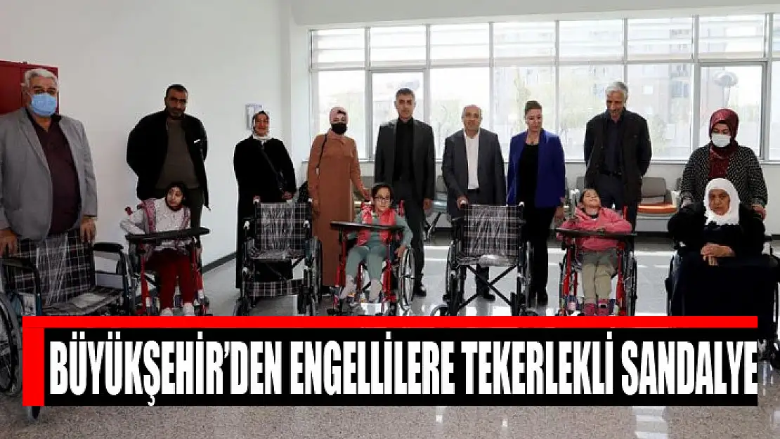 BÜYÜKŞEHİR'DEN ENGELLİLERE TEKERLEKLİ SANDALYE