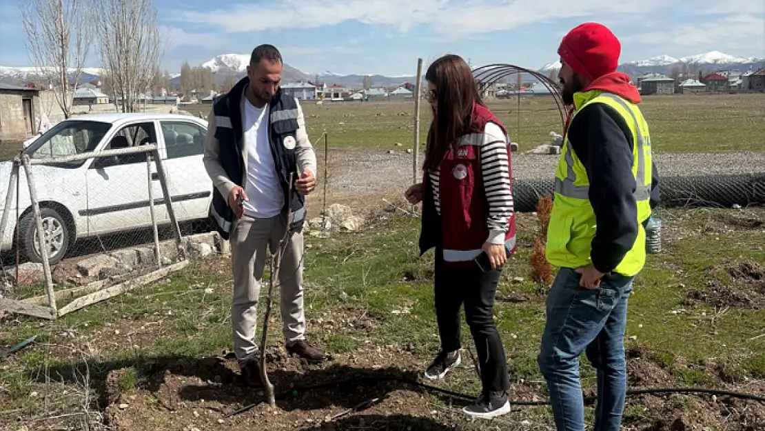 Çaldıran İlçe Müdürlüğü'nden meyvecilik projesi kontrolleri