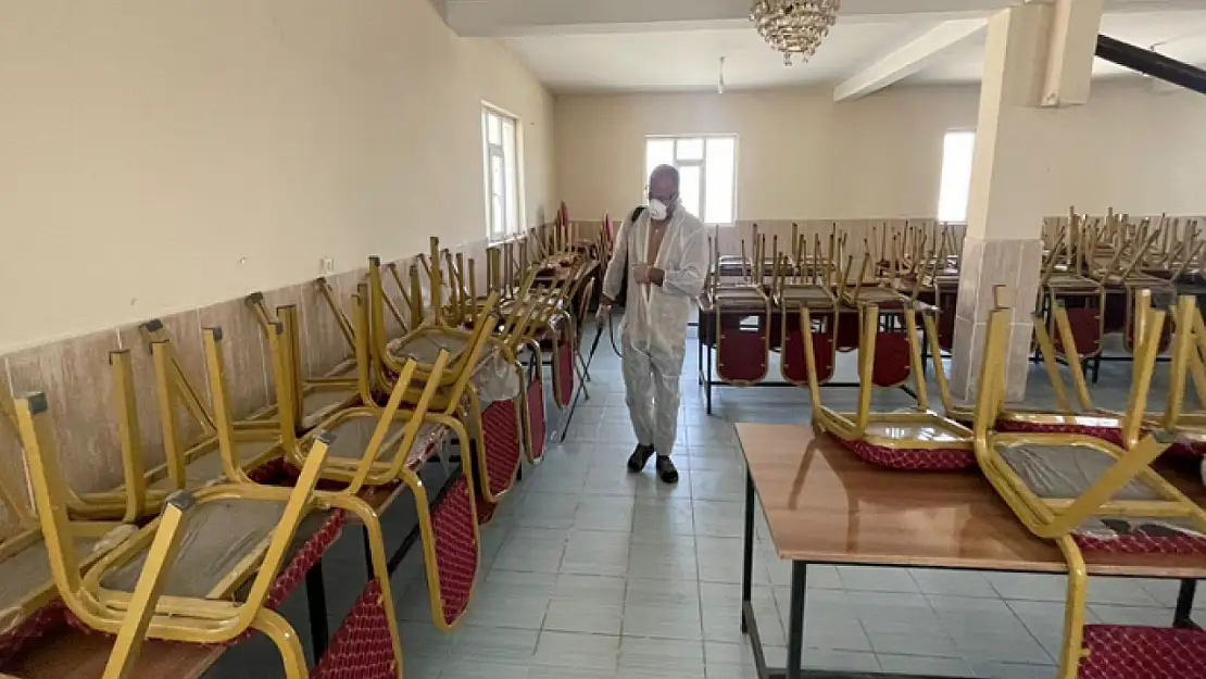 Cami, Kur'an kursu ve taziye evlerinde ilaçlama çalışması