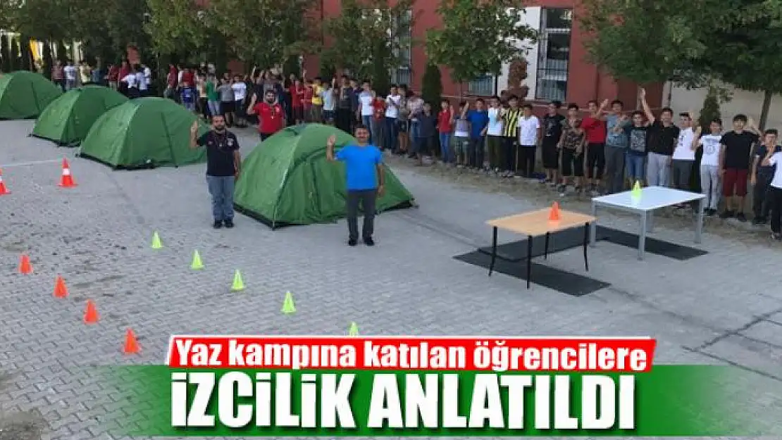 Yaz kampına katılan öğrencilere izcilik anlatıldı