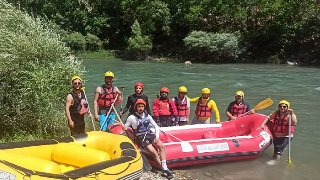 Çatak'ta Rafting sporuna yoğun ilgi