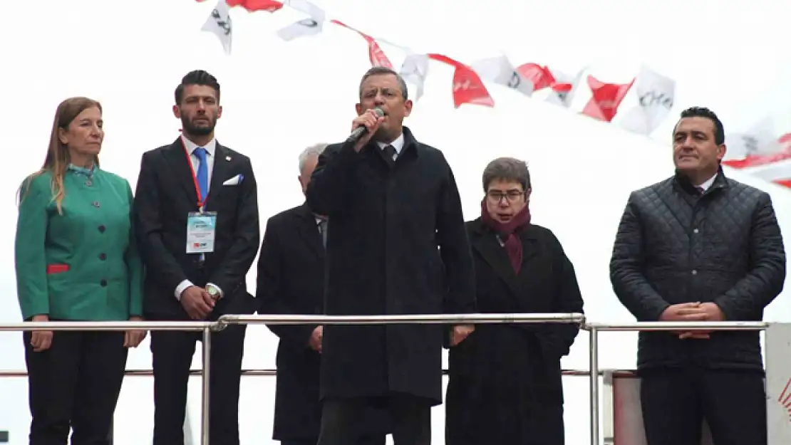 CHP Genel Başkanı Özel, Uşak adayları için destek istedi