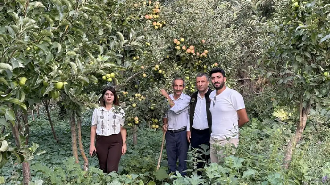 Çiftçi baba alın teriyle 4'ü doktor, 3'ü öğretmen, 2'si mimar, 1'i mühendis 10 çocuk yetiştirdi