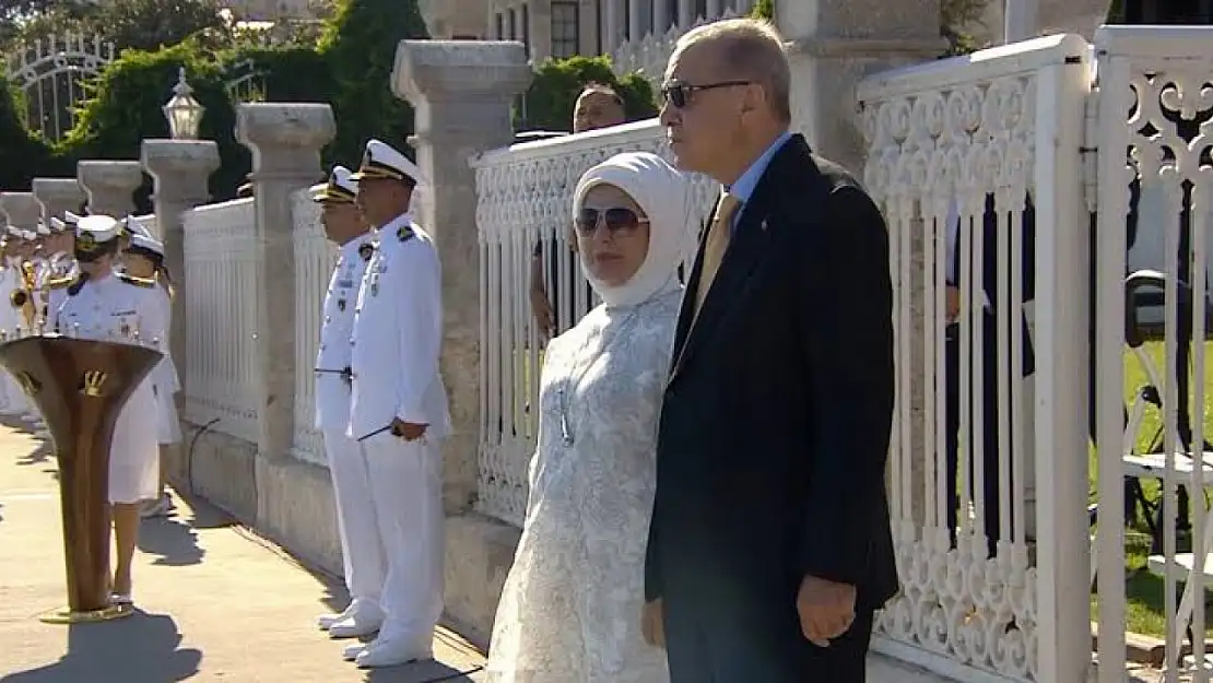 Cumhurbaşkanı Erdoğan, Boğaz geçişi yapan 9 gemiyi selamladı
