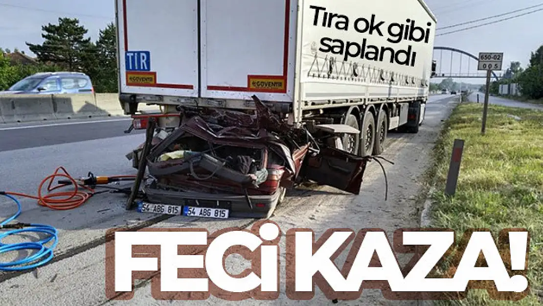 D-650'de feci kaza, tıra ok gibi saplandı: 1 ölü