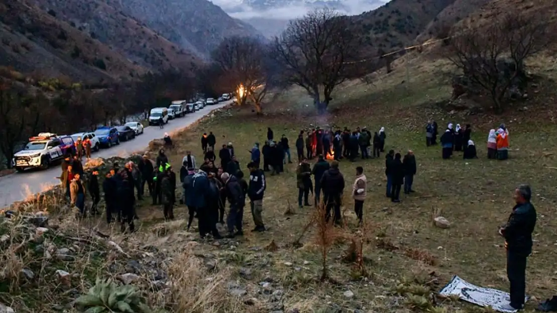 Dağdan düşen kaya parçalarının altında kalan çoban hayatını kaybetti