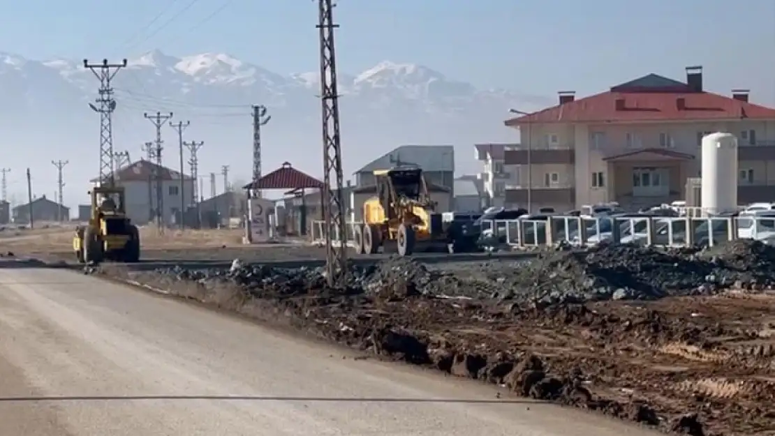 Devlet Hastanesi'nin yolu asfaltlandı