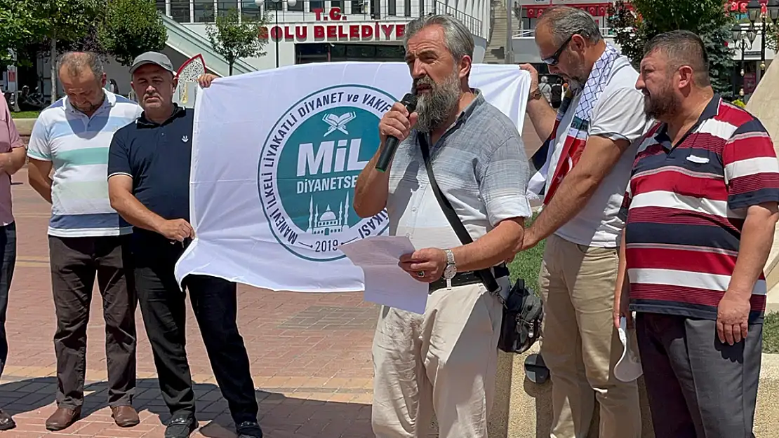 Din görevlileri Tanju Özcan'ı protesto etti