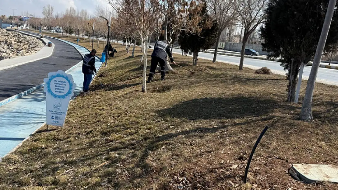 Edremit Belediyesi'nden temizlik ve bakım çalışmaları