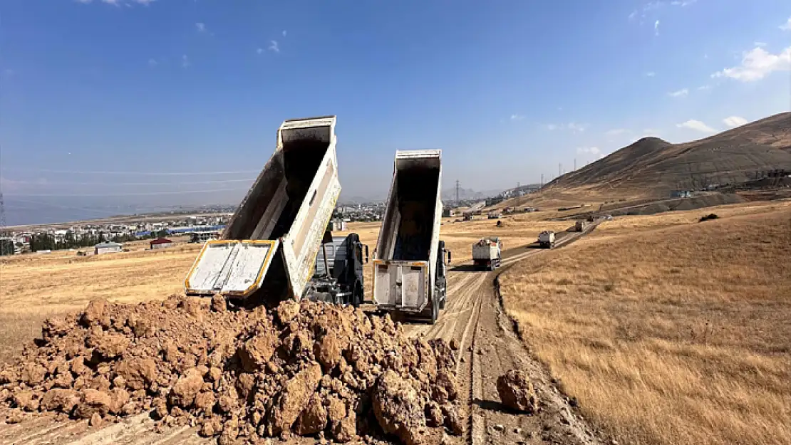 Edremit Belediyesi'nden yol yapım çalışmaları