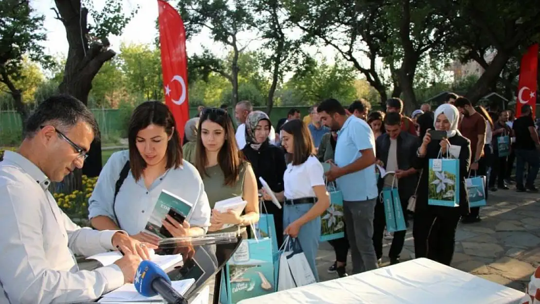 Edremit'in Kitabı Çıktı