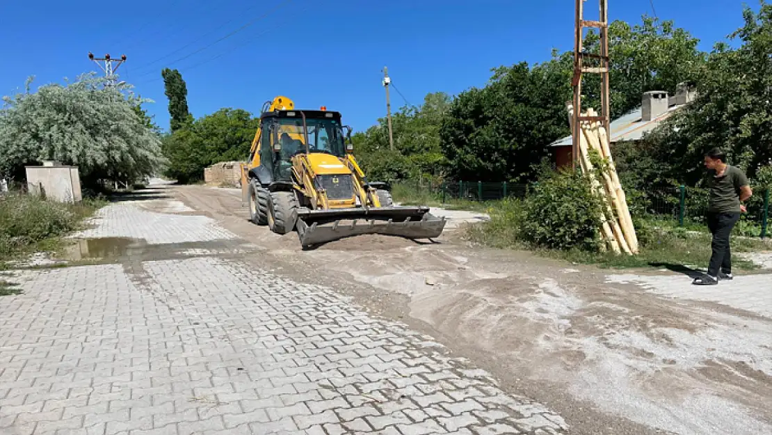 Edremit'te yol açma ve iyileştirme çalışmaları tamamladı