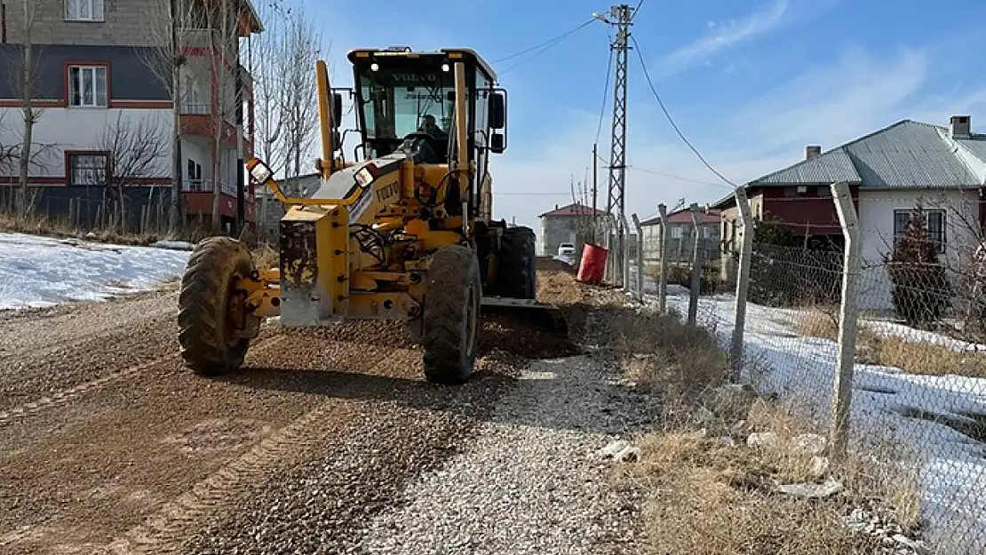 Edremit'te yol çalışmaları sürüyor