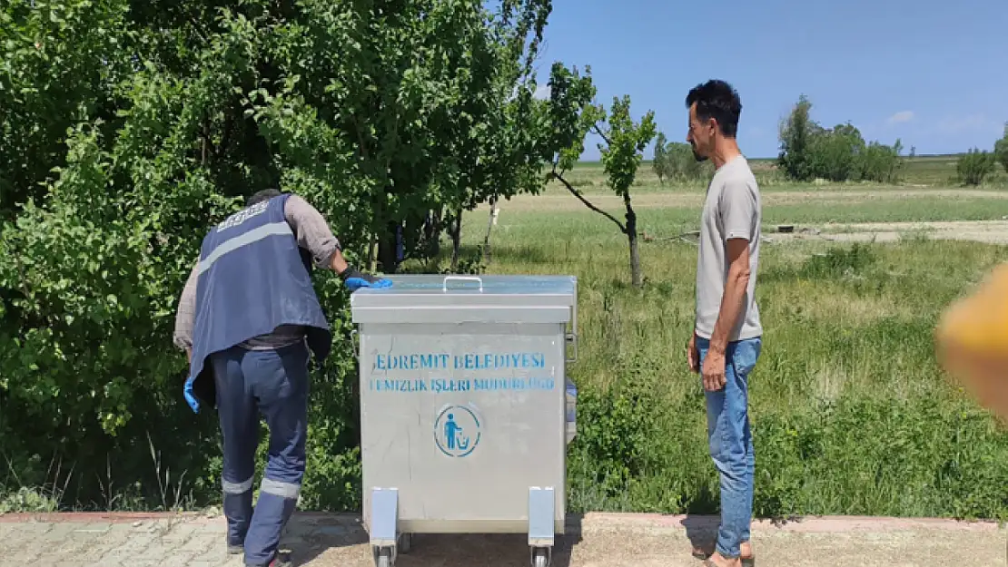 Edremit'teki mahalleleri yeni çöp konteynerleri