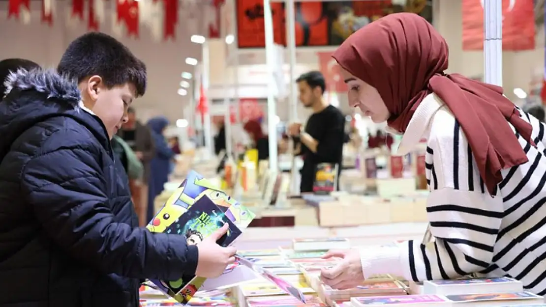 Elazığ'da Kitap Fuarı'na yoğun ilgi