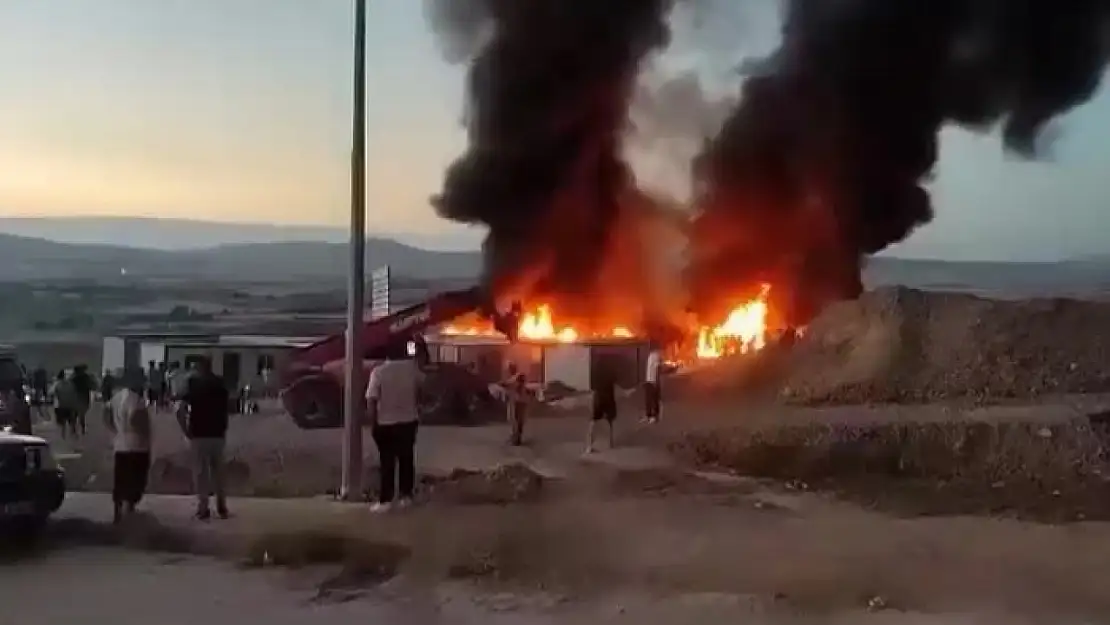 Elazığ'da konteyner yangını