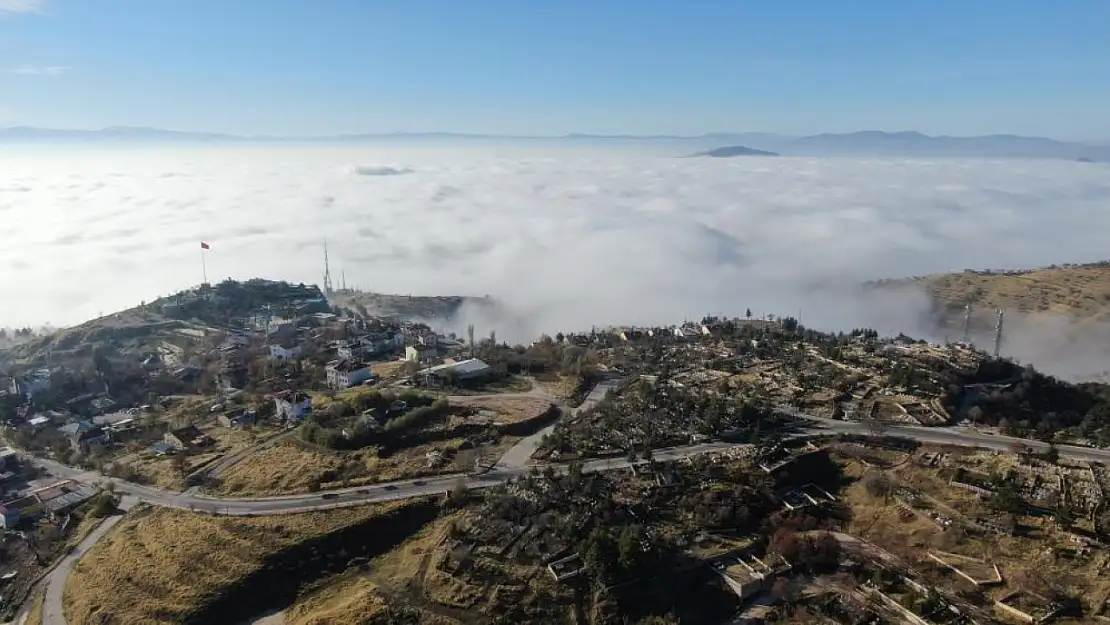 Elazığ sis altında kaldı