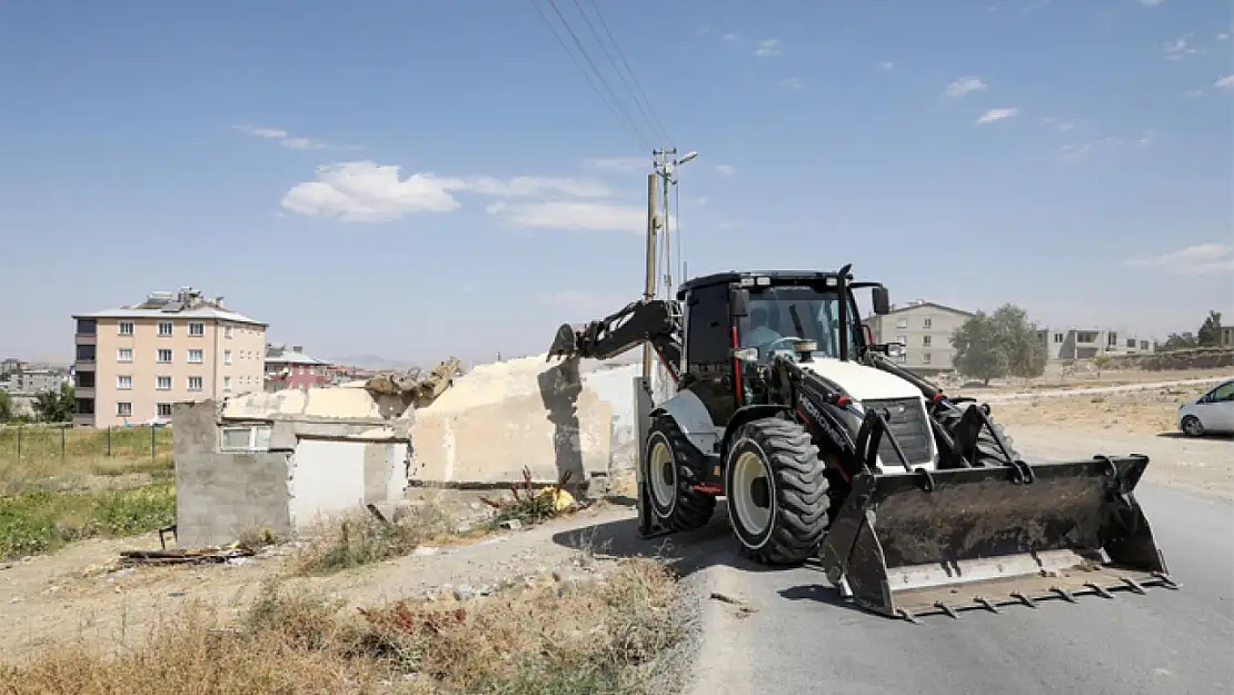 Elmalık Yolu'nda yıkım çalışmaları yapılıyor