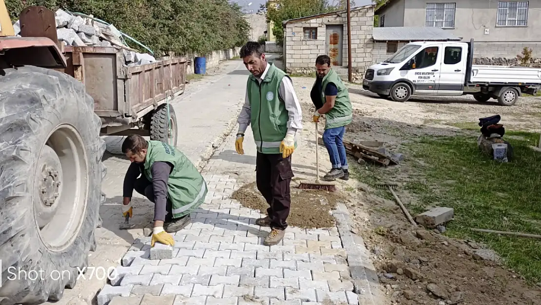 Erciş Belediyesi Latifiye Mahallesi'nde yol onarım çalışmalarına başladı