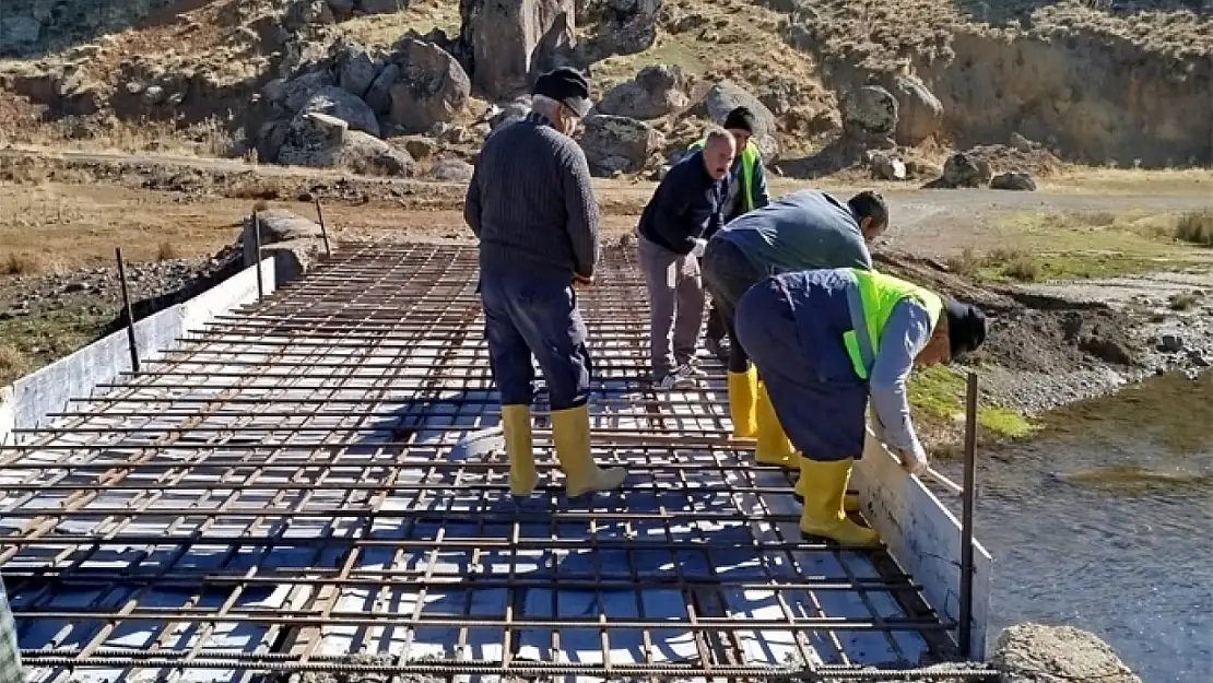 Erciş Belediyesi'nden köprü çalışması